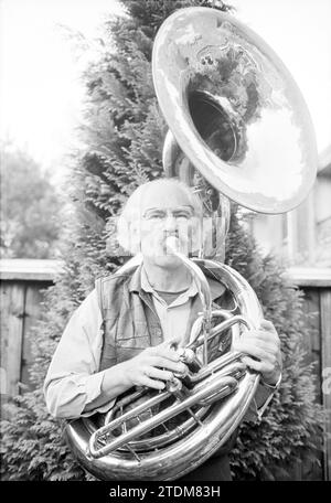 P. Peperkorn, Heemstede, musique, Heemstede, pays-Bas, 14-05-1985, Whizgle nouvelles du passé, adaptées à l'avenir. Explorez les récits historiques, l'image de l'agence néerlandaise avec une perspective moderne, comblant le fossé entre les événements d'hier et les perspectives de demain. Un voyage intemporel façonnant les histoires qui façonnent notre avenir Banque D'Images