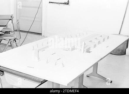 Rudolf Steiner School, First pile, maquette, 01-03-1965','02-03-1965, Whizgle News from the Past, taillé pour l'avenir. Explorez les récits historiques, l'image de l'agence néerlandaise avec une perspective moderne, comblant le fossé entre les événements d'hier et les perspectives de demain. Un voyage intemporel façonnant les histoires qui façonnent notre avenir Banque D'Images