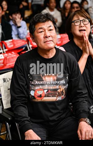 Tokyo, Japon. 3 novembre 2023. Hidekazu Akai, le père d'Eigoro Akai, est vu avant le combat final du tournoi des poids moyens du Rookie of the Year 2023 au Korakuen Hall à Tokyo, Japon, le 3 novembre 2023. Crédit : Hiroaki Finito Yamaguchi/AFLO/Alamy Live News Banque D'Images