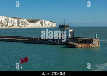 Falaises blanches, port, Douvres, Kent, Angleterre, grande-Bretagne Banque D'Images