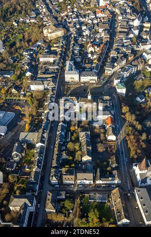 Vue aérienne, quartier résidentiel Königstraße et Klosterstraße, Neumarkt avec l'église protestante de la Résurrection, derrière le tribunal administratif, Banque D'Images