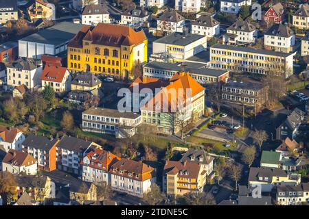 Vue aérienne, école Adolf Sauer, école primaire Johannesschule, Arnsberg Open University Center et VHS Adult Education Center, Arnsberg, Sauerland, N Banque D'Images