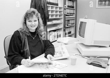 WLTO, lieux de travail, 18-12-1994, Whizgle News from the Past, taillé pour l'avenir. Explorez les récits historiques, l'image de l'agence néerlandaise avec une perspective moderne, comblant le fossé entre les événements d'hier et les perspectives de demain. Un voyage intemporel façonnant les histoires qui façonnent notre avenir Banque D'Images
