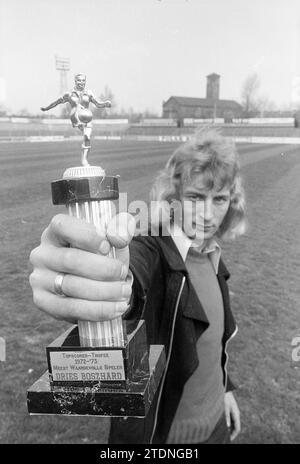 Meilleur buteur du trophée Haarlem et joueur le plus précieux 1972/73, Haarlem, pays-Bas, 26-04-1973, Whizgle News from the Past, taillé pour l'avenir. Explorez les récits historiques, l'image de l'agence néerlandaise avec une perspective moderne, comblant le fossé entre les événements d'hier et les perspectives de demain. Un voyage intemporel façonnant les histoires qui façonnent notre avenir Banque D'Images