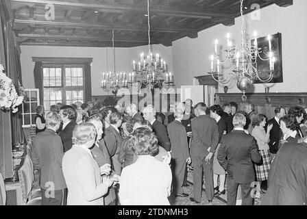 Installation du maire Machielsen Zandvoort, maires, 05-10-1977, Whizgle nouvelles du passé, adaptées à l'avenir. Explorez les récits historiques, l'image de l'agence néerlandaise avec une perspective moderne, comblant le fossé entre les événements d'hier et les perspectives de demain. Un voyage intemporel façonnant les histoires qui façonnent notre avenir Banque D'Images