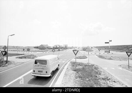 Croisement de Zilk, routes, construction de routes, plantation de routes, 29-06-1972, Whizgle nouvelles du passé, adaptées à l'avenir. Explorez les récits historiques, l'image de l'agence néerlandaise avec une perspective moderne, comblant le fossé entre les événements d'hier et les perspectives de demain. Un voyage intemporel façonnant les histoires qui façonnent notre avenir Banque D'Images