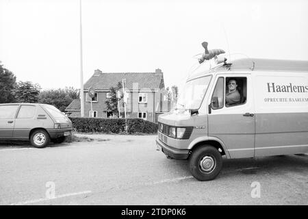Tour de moustiques au pont Spaarndam, Muggeronde, 27-07-1986, Whizgle nouvelles du passé, adaptées à l'avenir. Explorez les récits historiques, l'image de l'agence néerlandaise avec une perspective moderne, comblant le fossé entre les événements d'hier et les perspectives de demain. Un voyage intemporel façonnant les histoires qui façonnent notre avenir Banque D'Images
