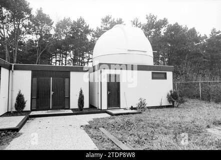 Observatoire public Copernicus Vergierdeweg, Observatoire, Haarlem, Vergierdeweg, pays-Bas, 04-12-1985, Whizgle nouvelles du passé, adaptées à l'avenir. Explorez les récits historiques, l'image de l'agence néerlandaise avec une perspective moderne, comblant le fossé entre les événements d'hier et les perspectives de demain. Un voyage intemporel façonnant les histoires qui façonnent notre avenir Banque D'Images