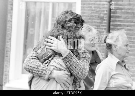 Incendie Haymarket, incendies, pompiers, Haarlem, Hooimarkt, pays-Bas, 26-06-1980, Whizgle News from the Past, taillé pour l'avenir. Explorez les récits historiques, l'image de l'agence néerlandaise avec une perspective moderne, comblant le fossé entre les événements d'hier et les perspectives de demain. Un voyage intemporel façonnant les histoires qui façonnent notre avenir Banque D'Images