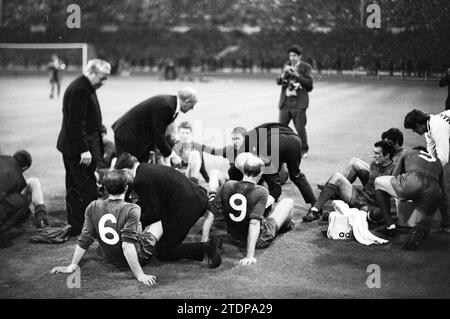 Manchester United - Benfica, football, 29-05-1968, Whizgle nouvelles du passé, adaptées à l'avenir. Explorez les récits historiques, l'image de l'agence néerlandaise avec une perspective moderne, comblant le fossé entre les événements d'hier et les perspectives de demain. Un voyage intemporel façonnant les histoires qui façonnent notre avenir Banque D'Images