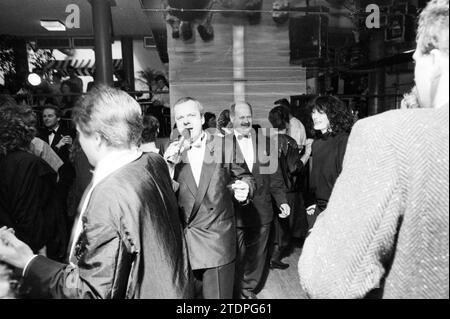 Festiball Concertgebouw, football Haarlem, 28-01-1989, Whizgle News from the Past, taillé pour l'avenir. Explorez les récits historiques, l'image de l'agence néerlandaise avec une perspective moderne, comblant le fossé entre les événements d'hier et les perspectives de demain. Un voyage intemporel façonnant les histoires qui façonnent notre avenir Banque D'Images