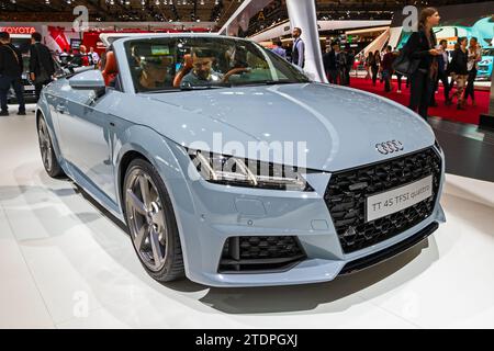 Audi TT voiture de sport décapotable au salon de l'automobile de Paris. Paris, France - 3 octobre 2018. Banque D'Images