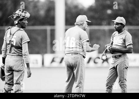 Haarlem Baseball week : Cuba vs Taiwan (Taipei), Haarlem, pays-Bas, 26-07-1990, Whizgle News from the Past, taillé pour l'avenir. Explorez les récits historiques, l'image de l'agence néerlandaise avec une perspective moderne, comblant le fossé entre les événements d'hier et les perspectives de demain. Un voyage intemporel façonnant les histoires qui façonnent notre avenir Banque D'Images