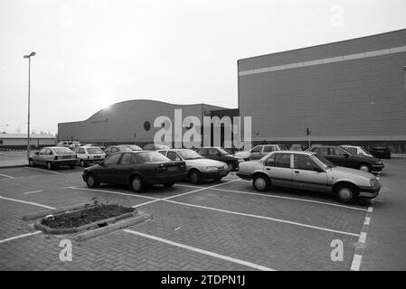 CIO extérieurs, Kennemer Sportcenter, IJsbaanlaan 4a, Haarlem. CIO signifie Central Institute for Training Sports leaders., Haarlem, IJsbaanlaan, pays-Bas, 01-11-1993, Whizgle nouvelles du passé, adaptées à l'avenir. Explorez les récits historiques, l'image de l'agence néerlandaise avec une perspective moderne, comblant le fossé entre les événements d'hier et les perspectives de demain. Un voyage intemporel façonnant les histoires qui façonnent notre avenir Banque D'Images