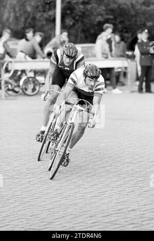 Tour de Vijfhuizen, Cyclisme, Vijfhuizen, 04-09-1984, Whizgle nouvelles du passé, adapté pour l'avenir. Explorez les récits historiques, l'image de l'agence néerlandaise avec une perspective moderne, comblant le fossé entre les événements d'hier et les perspectives de demain. Un voyage intemporel façonnant les histoires qui façonnent notre avenir Banque D'Images