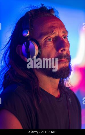 Le Dee jay francais Bob Sinclar en tete d'afiche du Festinam Indoors festival au Namur Expo. | le dee français jay Bob Sinclar au Festinam Banque D'Images