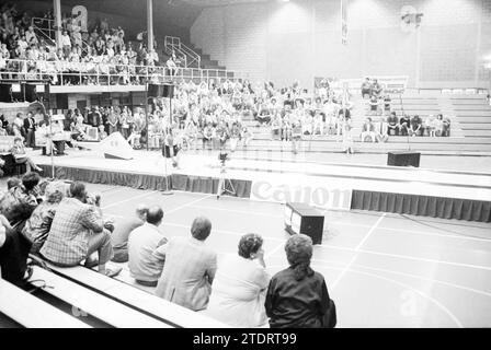 Finale de bowling Beyneshal, Bowling, Haarlem, pays-Bas, 21-06-1987, Whizgle nouvelles du passé, adaptées à l'avenir. Explorez les récits historiques, l'image de l'agence néerlandaise avec une perspective moderne, comblant le fossé entre les événements d'hier et les perspectives de demain. Un voyage intemporel façonnant les histoires qui façonnent notre avenir Banque D'Images