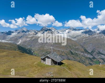 Vue aérienne de la chapelle Riffelberg Bruder Klaus à Zermatt, Suisse Banque D'Images