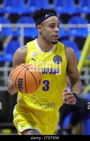 Opava, République tchèque. 19 décembre 2023. Marques Townes (Opava) lors de la Ligue des champions de basket-ball masculin, groupe B, 6e tour, BK Opava vs Promitheas Patras, à Opava, République Tchèque, le 19 décembre 2023. Crédit : Petr Sznapka/CTK photo/Alamy Live News Banque D'Images