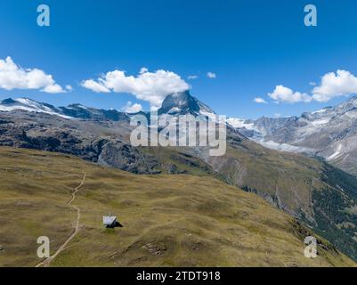 Vue aérienne de la chapelle Riffelberg Bruder Klaus à Zermatt, Suisse Banque D'Images