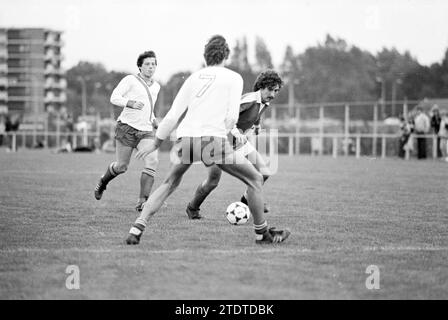 Terrasvogels - DSOV, football, 05-10-1980, Whizgle nouvelles du passé, adaptées à l'avenir. Explorez les récits historiques, l'image de l'agence néerlandaise avec une perspective moderne, comblant le fossé entre les événements d'hier et les perspectives de demain. Un voyage intemporel façonnant les histoires qui façonnent notre avenir Banque D'Images