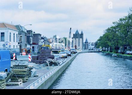 Veste longue pour homme, travail, Haarlem, Lange Herenvest, Nederland, 08-10-2001, Whizgle nouvelles du passé, adaptées à l'avenir. Explorez les récits historiques, l'image de l'agence néerlandaise avec une perspective moderne, comblant le fossé entre les événements d'hier et les perspectives de demain. Un voyage intemporel façonnant les histoires qui façonnent notre avenir Banque D'Images