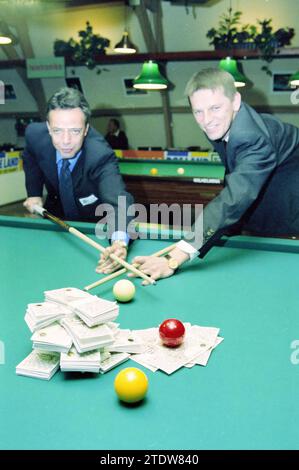 Billard : Jaspers - Blomdahl, 14-09-2001, Whizgle nouvelles du passé, adaptées à l'avenir. Explorez les récits historiques, l'image de l'agence néerlandaise avec une perspective moderne, comblant le fossé entre les événements d'hier et les perspectives de demain. Un voyage intemporel façonnant les histoires qui façonnent notre avenir Banque D'Images