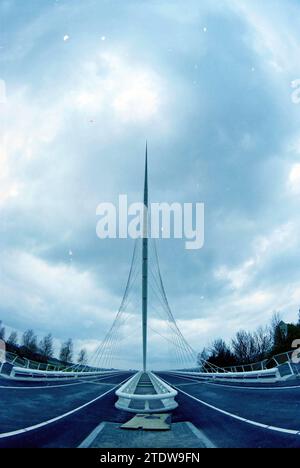 Calatrava Bridges, Haarlemmermeer, 18-04-2004, Whizgle News from the Past, taillé pour l’avenir. Explorez les récits historiques, l'image de l'agence néerlandaise avec une perspective moderne, comblant le fossé entre les événements d'hier et les perspectives de demain. Un voyage intemporel façonnant les histoires qui façonnent notre avenir Banque D'Images