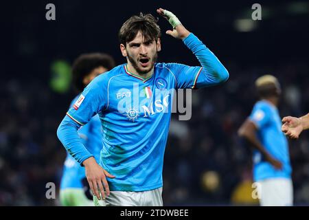 Naples, Italie. 19 décembre 2023. Khvicha Kvaratskhelia de SSC Napoli réagit lors du match de football de la coupe d'Italie entre SSC Napoli et Frosinone Calcio au stade Diego Armando Maradona de Naples (Italie), le 19 décembre 2023. Crédit : Insidefoto di andrea staccioli/Alamy Live News Banque D'Images