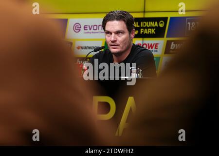 Dortmund, Deutschland. 19 décembre 2023. 19.12.2023, Fussball, saison 2023/2024, 1. Bundesliga, 16. Spieltag, Borussia Dortmund - FSV Mainz 05, Cheftrainer Edin Terzic (Borussia Dortmund), Foto : Dennis Ewert/RHR-FOTO/dpa/Alamy Live News Banque D'Images