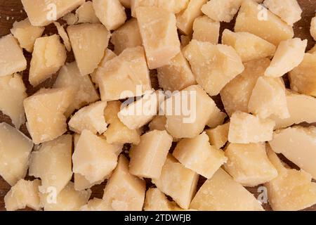 gros plan de fromage parmesan, macro image comme texture pour l'arrière-plan Banque D'Images
