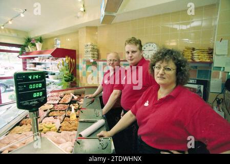Poulet snack bar Bart, IJmuiden, IJmuiden, pays-Bas, 03-06-1999, Whizgle nouvelles du passé, adaptées à l'avenir. Explorez les récits historiques, l'image de l'agence néerlandaise avec une perspective moderne, comblant le fossé entre les événements d'hier et les perspectives de demain. Un voyage intemporel façonnant les histoires qui façonnent notre avenir Banque D'Images