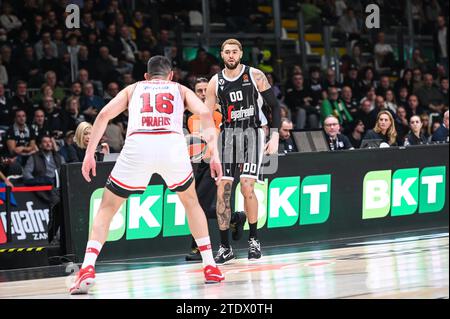 Bologne, Italie. 19 décembre 2023. 00 Isaia Cordinier de Virtus Segafredo Bologne lors de l'Euroleague, ronde 15, match entre Virtus Segafredo Bologne et Olympiacos Pirée à Virtus Segafredo Arena le 19 décembre 2023, à Bologne, Italie. Crédit : Agence photo indépendante/Alamy Live News Banque D'Images