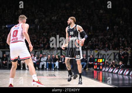 Bologne, Italie. 19 décembre 2023. 00 Isaia Cordinier de Virtus Segafredo Bologne lors de l'Euroleague, ronde 15, match entre Virtus Segafredo Bologne et Olympiacos Pirée à Virtus Segafredo Arena le 19 décembre 2023, à Bologne, Italie. Crédit : Agence photo indépendante/Alamy Live News Banque D'Images