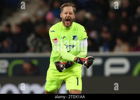 Hoffenheim, Deutschland. 19 décembre 2023. Hoffenheim am 19.12.2023 Fussball 1.Bundesliga TSG Hoffenheim - SV Darmstadt 98 v.l., Torwart Oliver Baumann (TSG 1899 Hoffenheim) Torjubel, célébration de but, célébrer le but crédit : dpa/Alamy Live News Banque D'Images