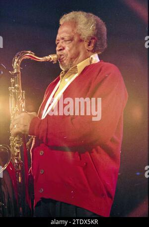 Illinois Jacquet, Meerse Jazz, 15-05-1998, Whizgle News from the Past, taillé pour l'avenir. Explorez les récits historiques, l'image de l'agence néerlandaise avec une perspective moderne, comblant le fossé entre les événements d'hier et les perspectives de demain. Un voyage intemporel façonnant les histoires qui façonnent notre avenir. Banque D'Images