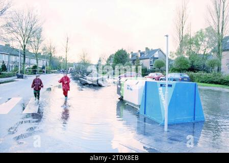 Dommages à Water Supply Company, Amstellaan, Heemstede, Amstellaan, pays-Bas, 03-11-1998, Whizgle nouvelles du passé, adaptées à l'avenir. Explorez les récits historiques, l'image de l'agence néerlandaise avec une perspective moderne, comblant le fossé entre les événements d'hier et les perspectives de demain. Un voyage intemporel façonnant les histoires qui façonnent notre avenir. Banque D'Images