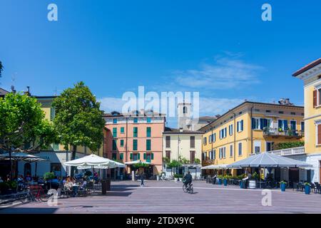 Desenzano del Garda : Vieille ville de Brescia, Lombardie, Lombardie, Italie Banque D'Images