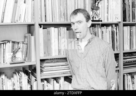Joost Swarte, dessinateur, dessins, dessins, 14-08-1985, Whizgle nouvelles du passé, adaptées à l'avenir. Explorez les récits historiques, l'image de l'agence néerlandaise avec une perspective moderne, comblant le fossé entre les événements d'hier et les perspectives de demain. Un voyage intemporel façonnant les histoires qui façonnent notre avenir. Banque D'Images