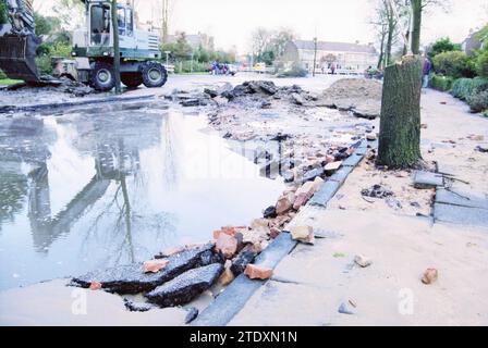 Dommages à Water Supply Company, Amstellaan, Heemstede, Amstellaan, pays-Bas, 03-11-1998, Whizgle nouvelles du passé, adaptées à l'avenir. Explorez les récits historiques, l'image de l'agence néerlandaise avec une perspective moderne, comblant le fossé entre les événements d'hier et les perspectives de demain. Un voyage intemporel façonnant les histoires qui façonnent notre avenir. Banque D'Images