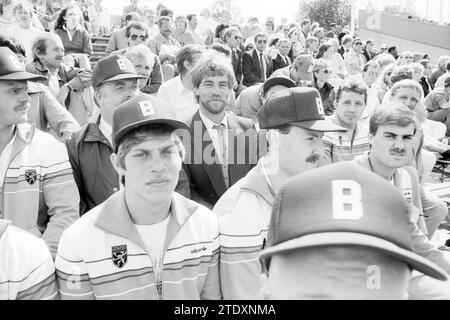 Tirs des joueurs entre l'équipe belge Edwin Waleveld, Championnats du monde de baseball 1986, 19-07-1986, Whizgle News from the Past, taillé pour l'avenir. Explorez les récits historiques, l'image de l'agence néerlandaise avec une perspective moderne, comblant le fossé entre les événements d'hier et les perspectives de demain. Un voyage intemporel façonnant les histoires qui façonnent notre avenir. Banque D'Images