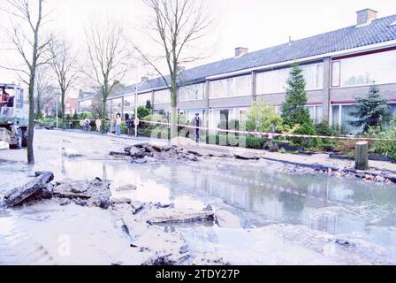 Dommages à Water Supply Company, Amstellaan, Heemstede, Amstellaan, pays-Bas, 03-11-1998, Whizgle nouvelles du passé, adaptées à l'avenir. Explorez les récits historiques, l'image de l'agence néerlandaise avec une perspective moderne, comblant le fossé entre les événements d'hier et les perspectives de demain. Un voyage intemporel façonnant les histoires qui façonnent notre avenir. Banque D'Images