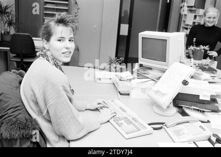 WLTO, lieux de travail, 18-12-1994, Whizgle News from the Past, taillé pour l'avenir. Explorez les récits historiques, l'image de l'agence néerlandaise avec une perspective moderne, comblant le fossé entre les événements d'hier et les perspectives de demain. Un voyage intemporel façonnant les histoires qui façonnent notre avenir. Banque D'Images