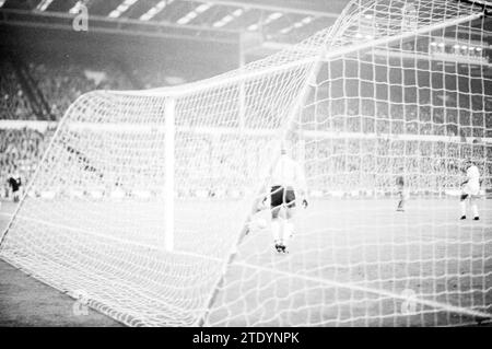 Manchester United - Benfica, football, 29-05-1968, Whizgle nouvelles du passé, adaptées à l'avenir. Explorez les récits historiques, l'image de l'agence néerlandaise avec une perspective moderne, comblant le fossé entre les événements d'hier et les perspectives de demain. Un voyage intemporel façonnant les histoires qui façonnent notre avenir. Banque D'Images