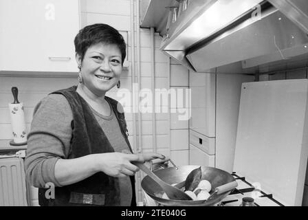 MRS. Cross Regarding Cookbook, Heemstede, Heemstede, pays-Bas, 28-11-1993, Whizgle nouvelles du passé, adaptées à l'avenir. Explorez les récits historiques, l'image de l'agence néerlandaise avec une perspective moderne, comblant le fossé entre les événements d'hier et les perspectives de demain. Un voyage intemporel façonnant les histoires qui façonnent notre avenir. Banque D'Images