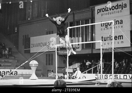 Championnats du monde femmes et hommes Ljubljana Yougoslavie, gymnastique artistique, 00-10-1970, Whizgle nouvelles du passé, adaptées à l'avenir. Explorez les récits historiques, l'image de l'agence néerlandaise avec une perspective moderne, comblant le fossé entre les événements d'hier et les perspectives de demain. Un voyage intemporel façonnant les histoires qui façonnent notre avenir. Banque D'Images