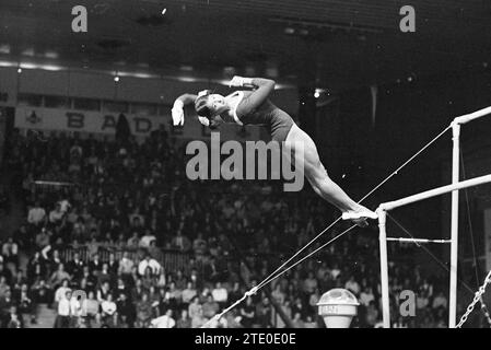Championnats du monde femmes et hommes Ljubljana Yougoslavie, gymnastique artistique, 00-10-1970, Whizgle nouvelles du passé, adaptées à l'avenir. Explorez les récits historiques, l'image de l'agence néerlandaise avec une perspective moderne, comblant le fossé entre les événements d'hier et les perspectives de demain. Un voyage intemporel façonnant les histoires qui façonnent notre avenir. Banque D'Images