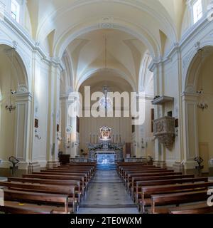 Santa Maria di Leuca, Italie - 29 novembre 2023 : vue sur le port et la ville portuaire de Santa Marina di Leuca dans le sud de l'Italie Banque D'Images