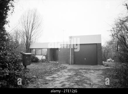 Extérieur résidence officielle Heimanshof Hoofddorp, extérieur, Maisons et construction de maisons, Hoofddorp, Wieger Bruinlaan, pays-Bas, 10-01-1990, Whizgle nouvelles du passé, adaptées à l'avenir. Explorez les récits historiques, l'image de l'agence néerlandaise avec une perspective moderne, comblant le fossé entre les événements d'hier et les perspectives de demain. Un voyage intemporel façonnant les histoires qui façonnent notre avenir. Banque D'Images