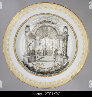 Assiette avec une image allégorique et les armoiries des familles Geelvinck et Graafland, anonyme, c. 1740 assiette en porcelaine, peinte sur la glaçure en noir et or. Un couple de mariage est représenté sur l'appartement sous un dôme. Ils se tiennent devant un autel avec deux pigeons, symbole du mariage. Le couple nuptial reçoit une couronne de Juno, la déesse du mariage. Affiché autour de ses autres déesses et danseurs. Sur le dôme est l'inscription : 'Semper Amor Pro te Firmissimus Atque Fideliss', pour toujours mon amour pour vous sera très coincé et loyal. Au premier plan Tritons et Neptune dans le Banque D'Images